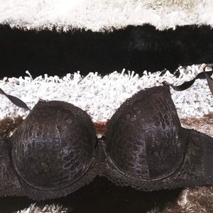 Black bra 34DD